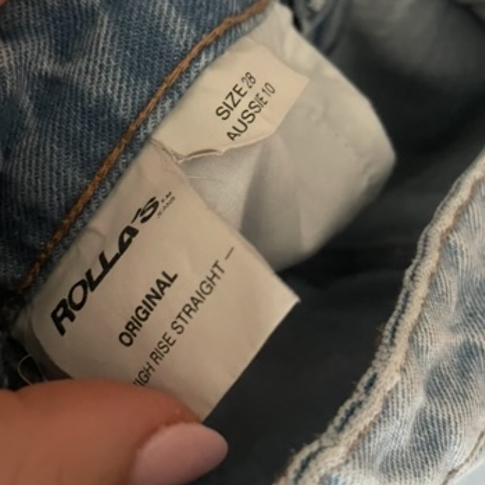 Rollas Original High Rise Straight Jeans Light Wash Distressed Knee Size 28 - Picture 5 of 5